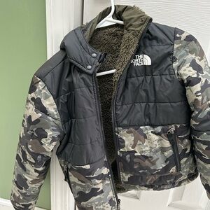 The North Face Boys Medium reversible winter jacket
